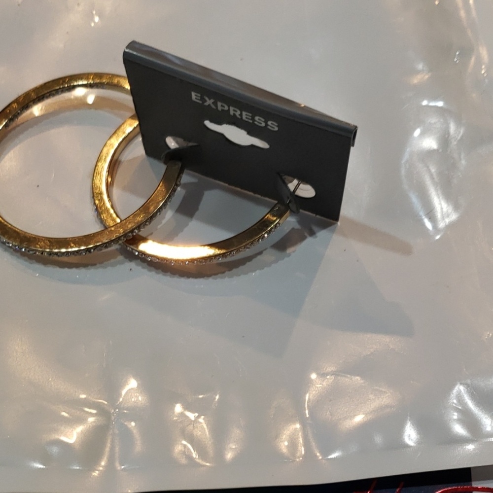 Express gold hoops - Picture 3 of 4